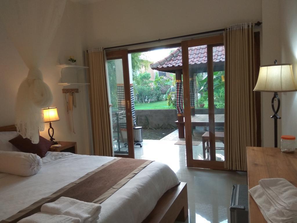 Master Homestay Amed Exterior foto